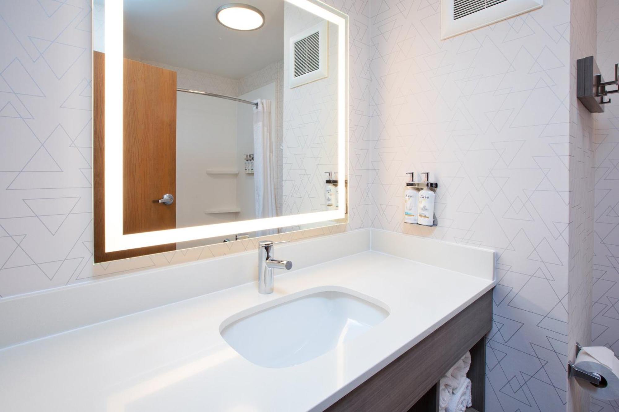 Holiday Inn Express & Suites Buffalo, An Ihg Hotel Eksteriør bilde